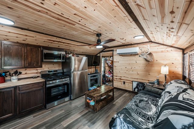73 Shoulders Ln, Dixon Springs, TN 37057