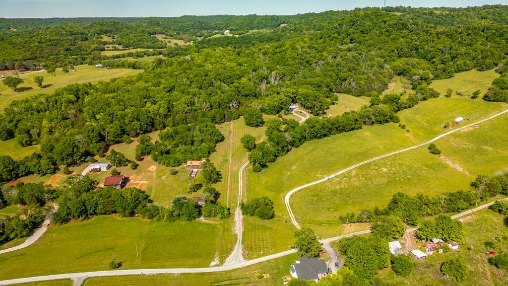 73 Shoulders Ln, Dixon Springs, TN 37057