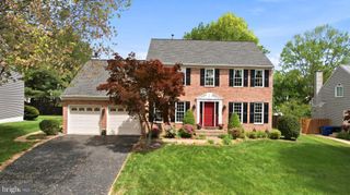 210 FOXBOROUGH DR SW, Leesburg, VA 20175