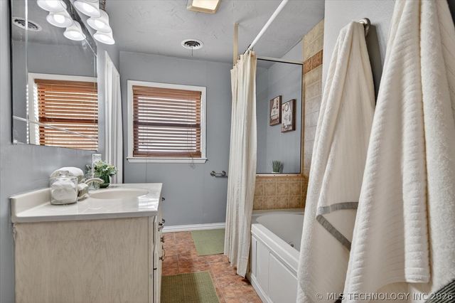 9777 EW 23 Road, Nowata, OK 74048