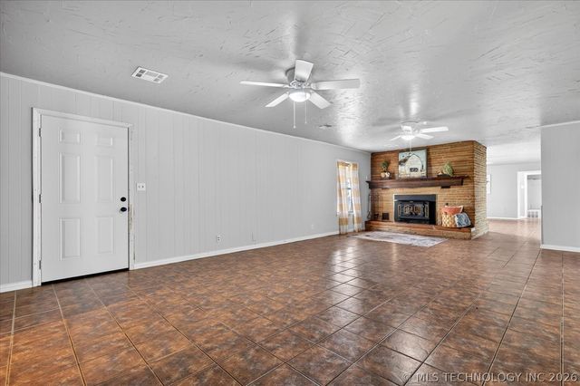 9777 EW 23 Road, Nowata, OK 74048