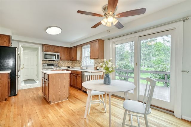 6 Hunters Pointe, Pittsford, NY 14534