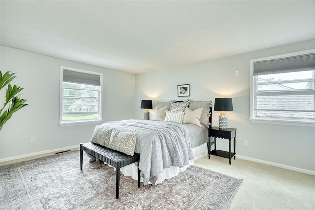 6 Hunters Pointe, Pittsford, NY 14534