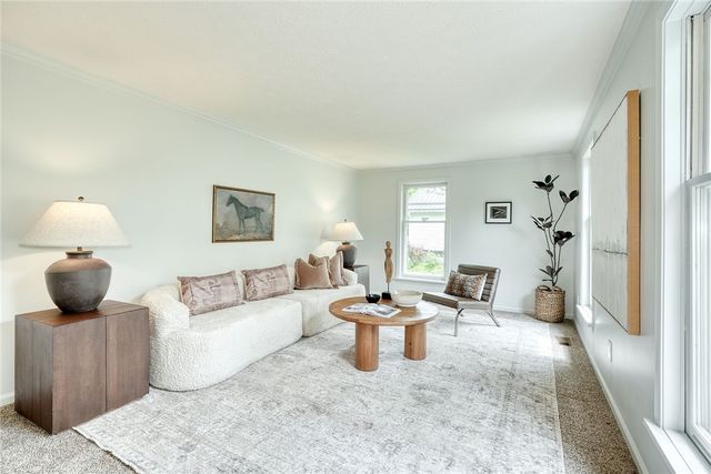 6 Hunters Pointe, Pittsford, NY 14534