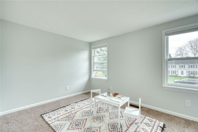 6 Hunters Pointe, Pittsford, NY 14534
