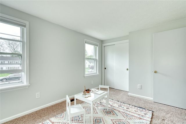 6 Hunters Pointe, Pittsford, NY 14534