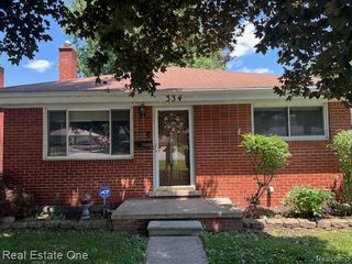 334 Harrington Street, Mount Clemens, MI 48043
