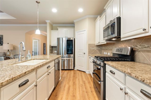 656 Iago Court, League City, TX 77573