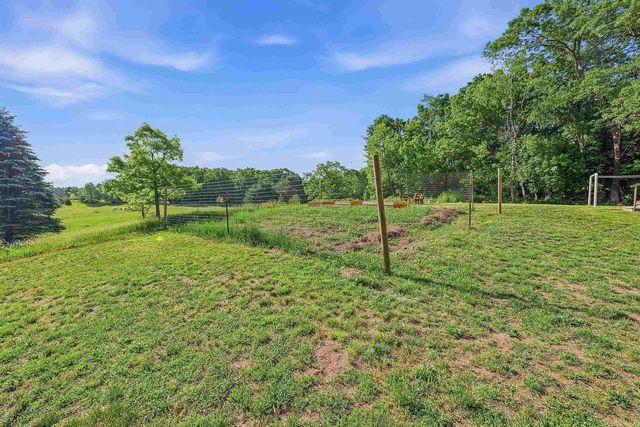 N3660 9TH AVENUE, Hancock, WI 54943