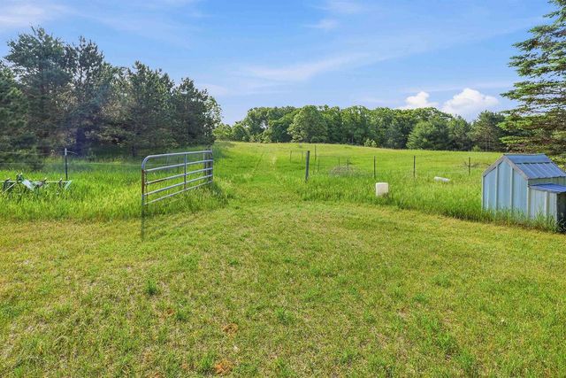 N3660 9TH AVENUE, Hancock, WI 54943