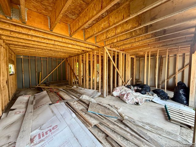 412 S Hackberry St, San Antonio, TX 78203