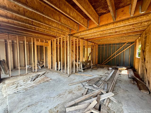 412 S Hackberry St, San Antonio, TX 78203