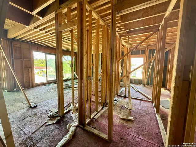 412 S Hackberry St, San Antonio, TX 78203