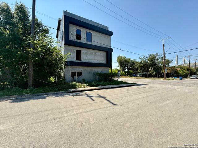 412 S Hackberry St, San Antonio, TX 78203