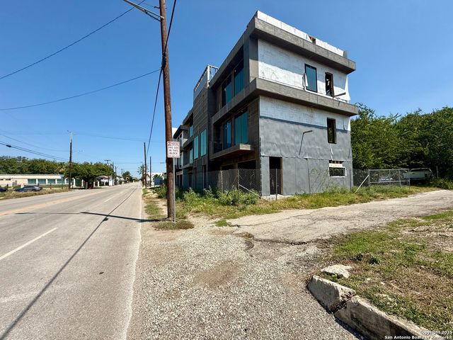 412 S Hackberry St, San Antonio, TX 78203