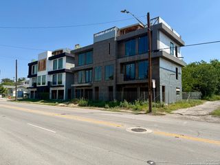 412 S Hackberry St, San Antonio, TX 78203