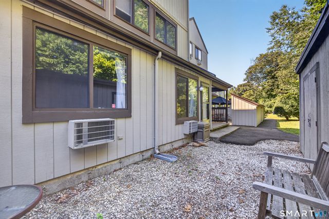 10 Pineview Drive D, Branford, CT 06405