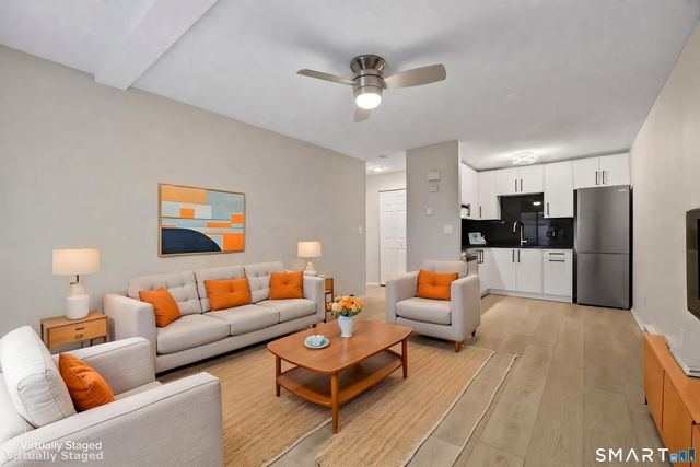 10 Pineview Drive D, Branford, CT 06405
