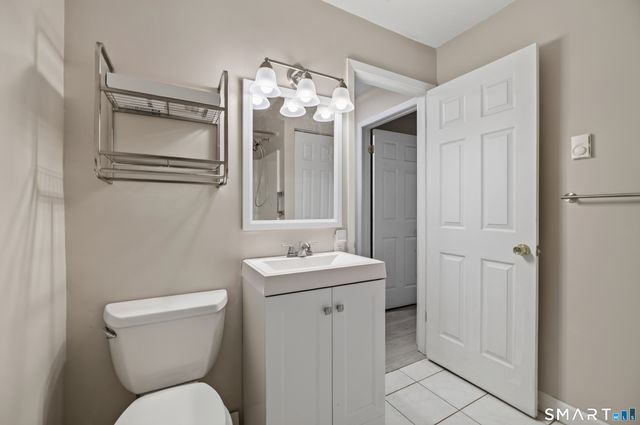 10 Pineview Drive D, Branford, CT 06405