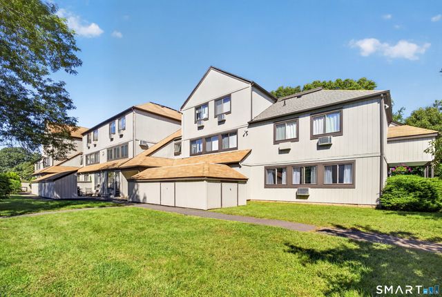 10 Pineview Drive D, Branford, CT 06405