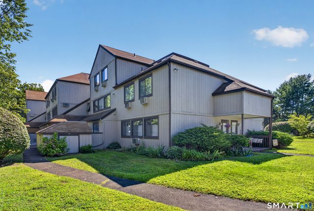 10 Pineview Drive D, Branford, CT 06405