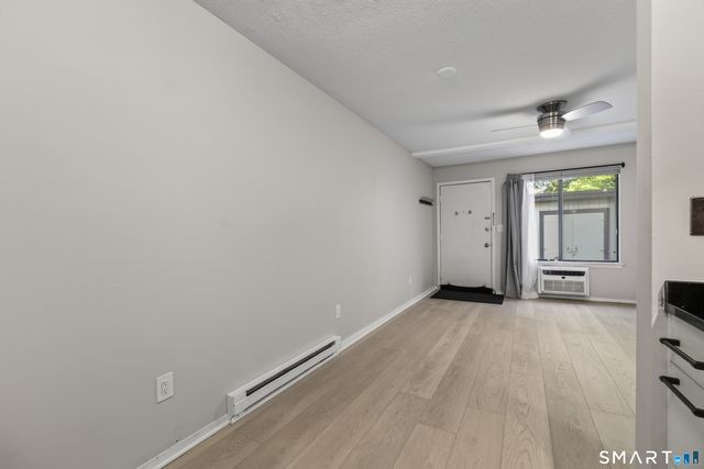 10 Pineview Drive D, Branford, CT 06405