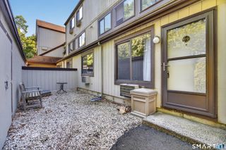 10 Pineview Drive D, Branford, CT 06405