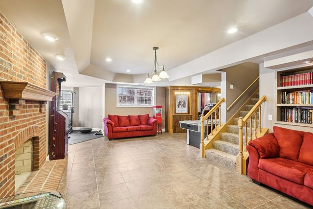 2904 Fox Knoll Court, Johnsburg, IL 60051