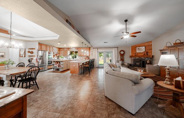 22052 Melrose Court, Madera, CA 93638