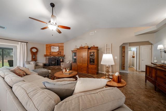 22052 Melrose Court, Madera, CA 93638