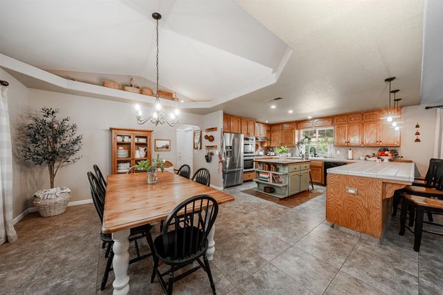 22052 Melrose Court, Madera, CA 93638