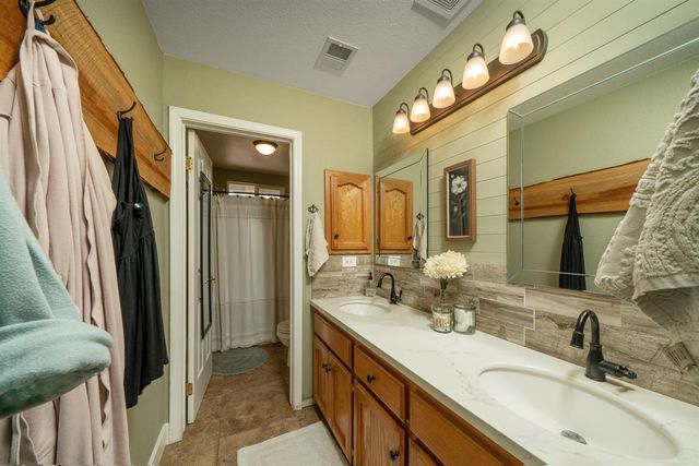 22052 Melrose Court, Madera, CA 93638