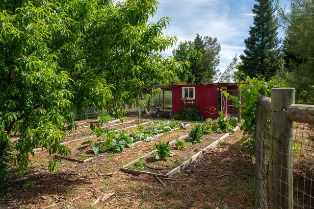 22052 Melrose Court, Madera, CA 93638