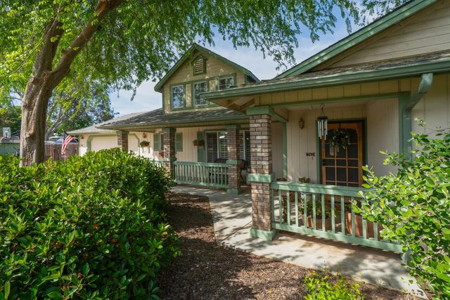 22052 Melrose Court, Madera, CA 93638