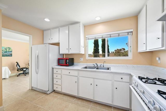 4517 Quailridge Dr, Oceanside, CA 92056