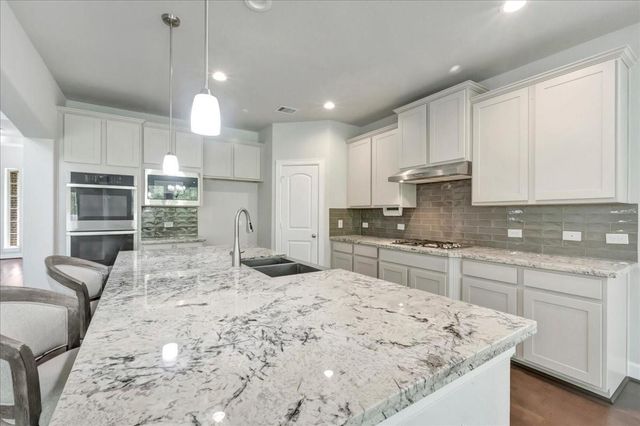 8033 Serenity Drive, Pearland, TX 77584
