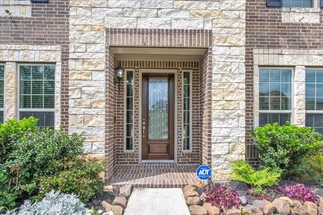 8033 Serenity Drive, Pearland, TX 77584