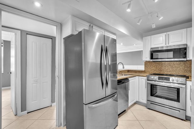 1600 SE 15th Street 305, Fort Lauderdale, FL 33316