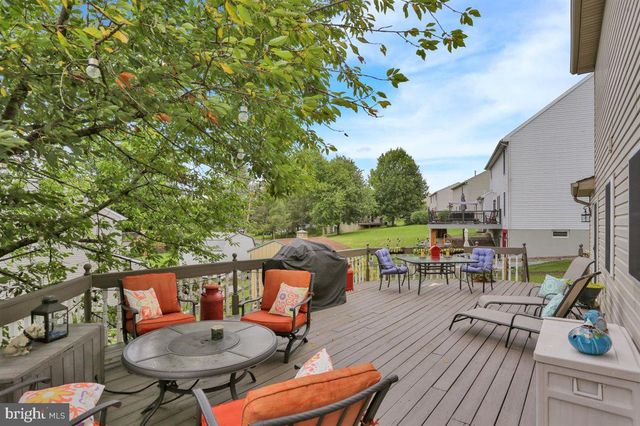 314 WINDING WAY, Womelsdorf, PA 19567