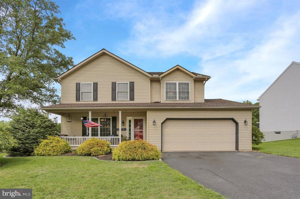 314 WINDING WAY, Womelsdorf, PA 19567