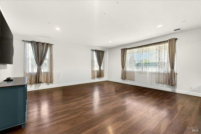 578 Burgundy St, Vacaville, CA 95687