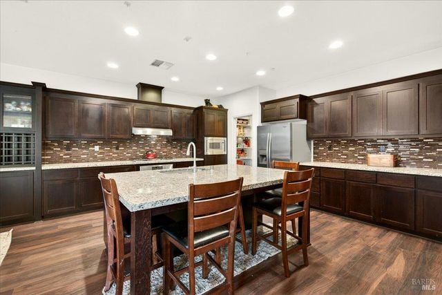 578 Burgundy St, Vacaville, CA 95687
