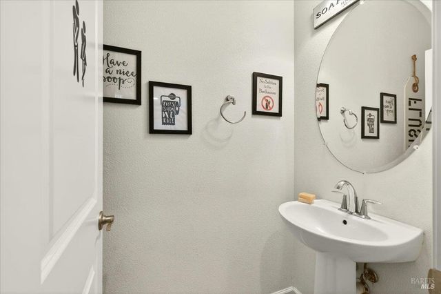 578 Burgundy St, Vacaville, CA 95687