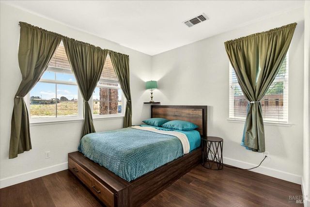 578 Burgundy St, Vacaville, CA 95687