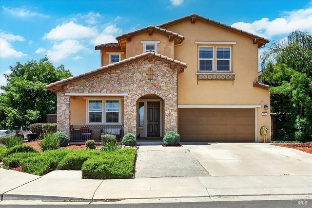 578 Burgundy St, Vacaville, CA 95687