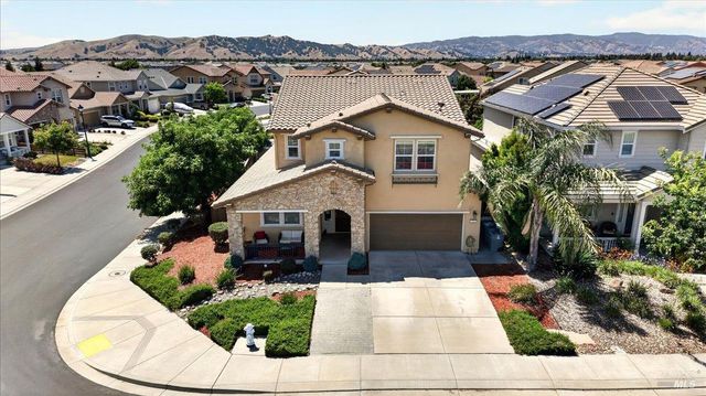 578 Burgundy St, Vacaville, CA 95687