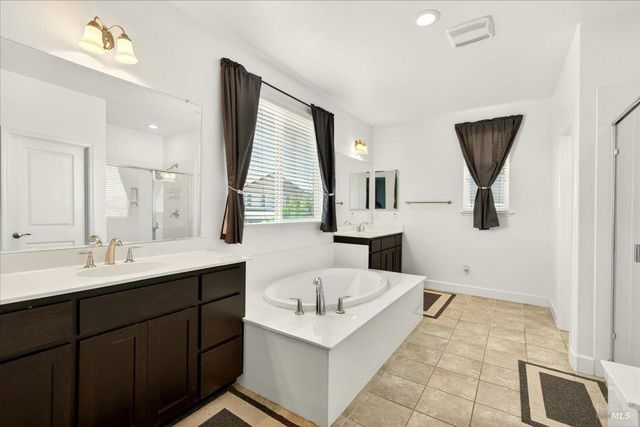 578 Burgundy St, Vacaville, CA 95687