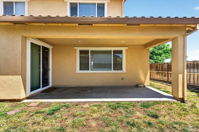 578 Burgundy St, Vacaville, CA 95687
