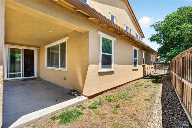 578 Burgundy St, Vacaville, CA 95687