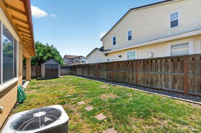 578 Burgundy St, Vacaville, CA 95687